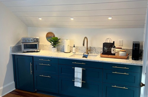 Downtown Historic District House | Luxe Lemon Loft in Historic Downtown St Aug