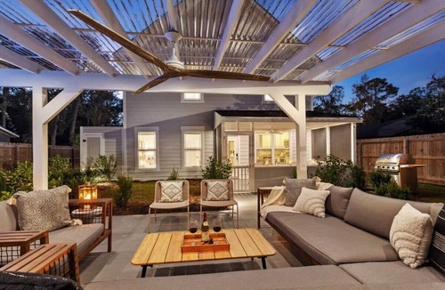 Thunderbolt House | Luxe Modern Home | Private Hot Tub