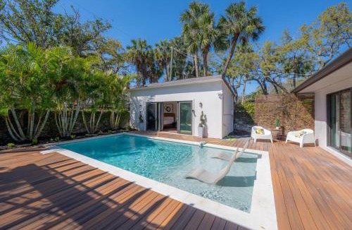 Beach Park Villa | Luxe Tampa Villa | Guest House with Resort Vibes