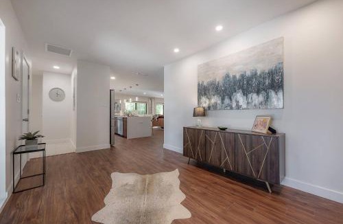 Beach Park Villa | Luxe Tampa Villa | Guest House with Resort Vibes