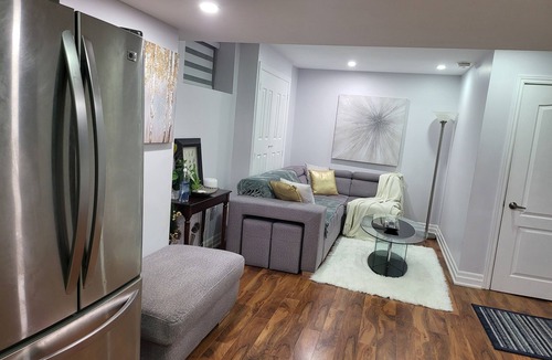 Mount Pleasant Apartment | Luxurious Apt 2BRs+1BA Spacious Modern, w. parking