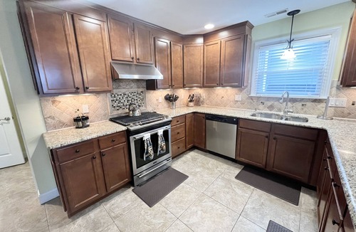 Sea Isle City House | Luxurious Townhouse that is one of the largest 6 bedroom, 4 1/2 bath plus bonus room in Sea Isle