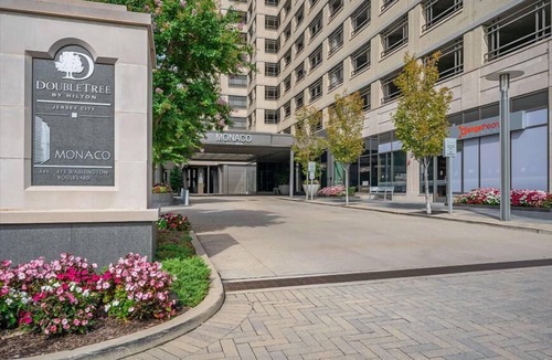 Hudson Exchange Apartment | Luxury 2BR | Full Kitchen | Steps from PATH | by GLS