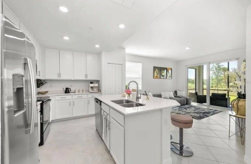 Venice Condo | Luxury 3-bedroom condo in beautiful Wellen Park