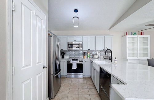 West Kissimmee House | Luxury 5-Bedroom Villa with Pool/Spa, By Disney