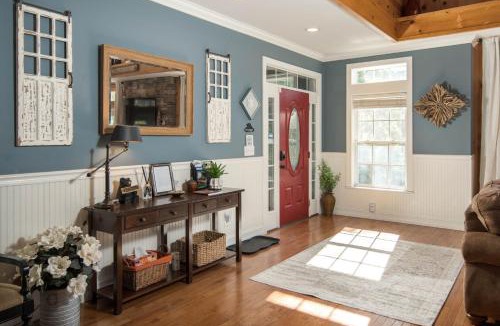 Vilas House | Luxury 5BR Home with Hot Tub Game Room and Epic Views