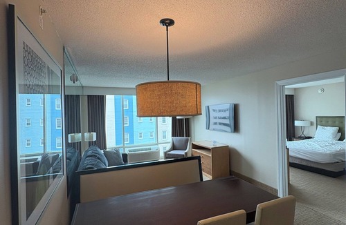 Northeast Virginia Beach Hotel | Luxury Beachfront Resort 1BR Suite w/Full Kitchen in VA Beach Sleeps 4+