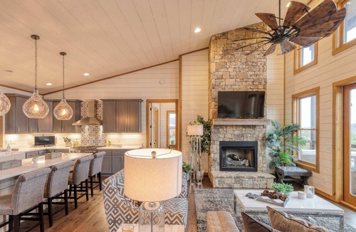 Mineral Bluff Cabin | Luxury Blue Ridge Cabin Pool, Hot Tub, Views