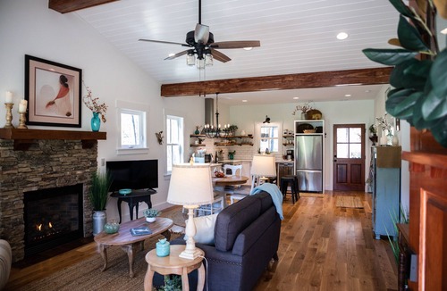 Black Mountain Cottage | Luxury Bluebird Cottages at Living Water