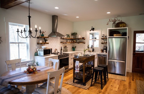 Black Mountain Cottage | Luxury Bluebird Cottages at Living Water
