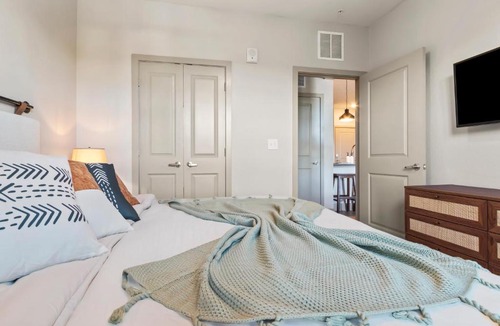 East Ybor Apartment | Luxury Condo in Ybor City Tampa w/Pool access