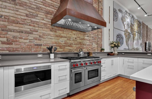 Downtown Wilmington Condo | Luxury Downtown 2BR/2BA Penthouse with Two Suites, Pool Table & Jacuzzi Tub