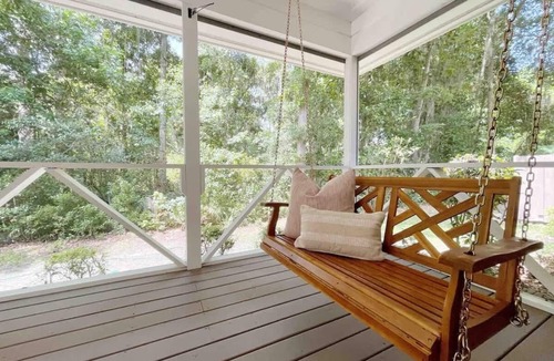 Whitemarsh Island House | Luxury Event-Ready House with Garden View