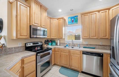 Holiday Beach House | Luxury Family Beach Retreat - 3 Stories, Steps to the beach. Sleeps 10