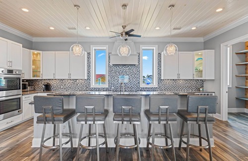 Villa Segunda House | Luxury Gulf-Facing Estate, Pool, Spa, Rooftop Deck, Game Room sleeps 21