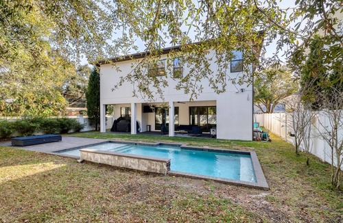 Parkland Estates House | Luxury Modern 5-bedroom Home with Pool