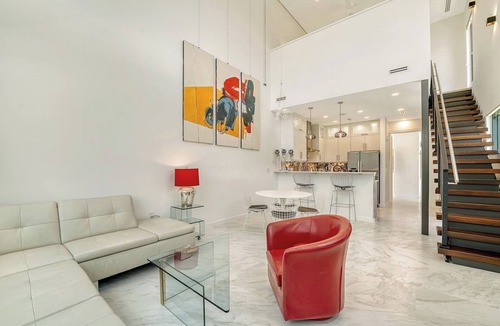 Gillespie Park House | Luxury Park-View Townhome | EV Charger | Walk to Downtown Sarasota/Sleeps 4