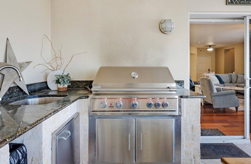 New Smyrna Beach Condo | Luxury Penthouse condo, steps to the beach! 4 Beds, 3.5 baths can sleep up to 15