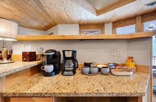 Grantsdale Cabin | Luxury River Front Property