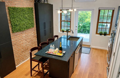 Jersey City House | Luxury stay ~20 min from Manhattan, Newark Airport, Metlife Stadium