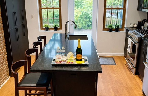 Jersey City House | Luxury stay ~20 min from Manhattan, Newark Airport, Metlife Stadium