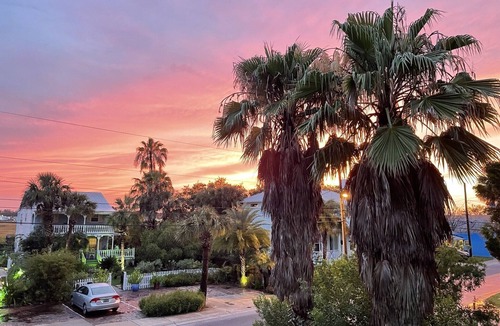 Lincolnville Apartment | Luxury Sunset, Marsh View, New Remodel, Easy Walk To Old Town #B