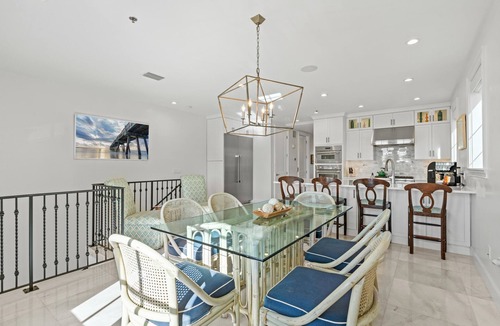 Jacksonville Beach House | Luxury Villa 4 Bedrooms & 4.5 Bathrooms Easy Walk to Beach & Dining