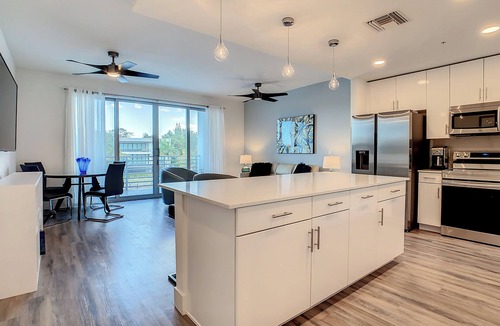 North Trail Condo | Luxury Waterfront Condo with Sunset Views , Sleeps 6