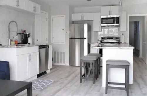 Madeira Beach Apartment | Madeira3 Waterfront & 2-3 minutes' Walktothe Beach