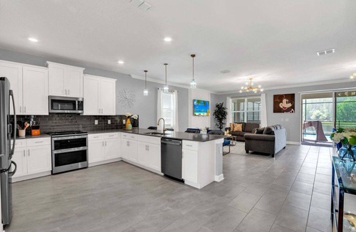 Kissimmee House | Magical Mickey Home | 8min->Disney!