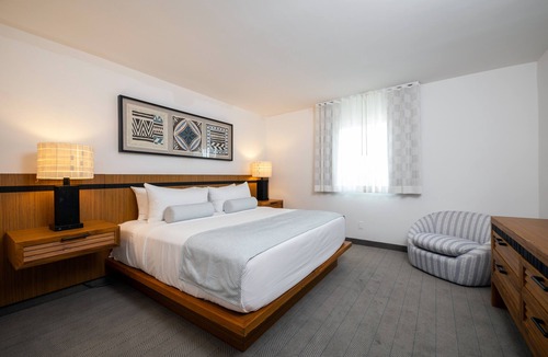 Diamond Beach Hotel | Mahalo Diamond Beach