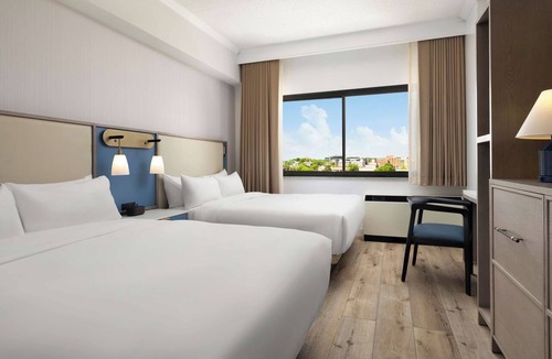 White Plains Hotel | Make Your Trip More Enjoyable! 2 Posh Units, Near Presser Park, Pet-Friendly