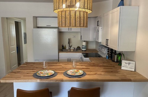 Treasure Island Condo | Malyn 7, Waterfront Condo, short walk to beach