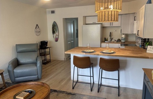 Treasure Island Condo | Malyn 7, Waterfront Condo, short walk to beach