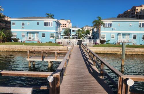 Clearwater Beach Apartment | Mandaly Bay Efficiency Comfort