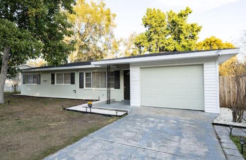 Lakeland Villa | Mango House in Cleveland Heights, Lakeland, FL