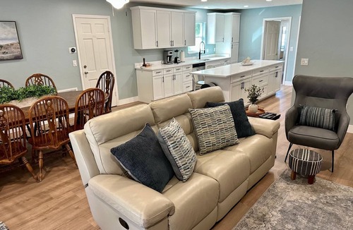 Bradenton House | MANTA RAY GETAWAY - Poolside Paradise Retreat!