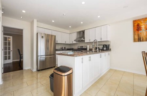 Pickering House | Maple Nest Pickering for your stay