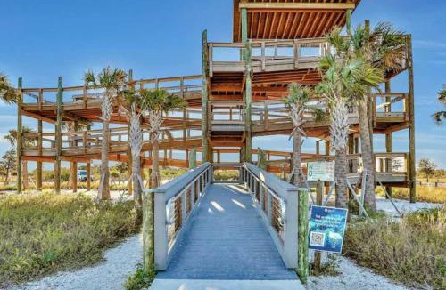 Apollo Beach House | Marina Setting - Pets Welcome - Sleeps 4