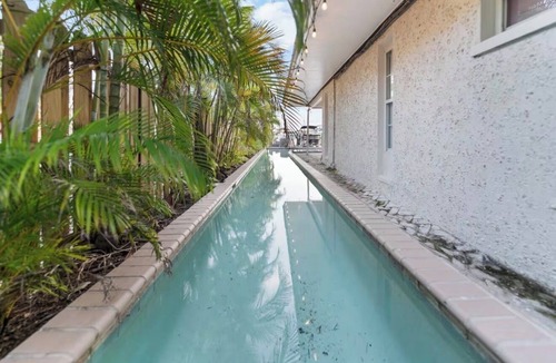 Ozona House | Marvelous 5BR house, Studio, Pool, Hottub, in sunny Palm Harbor