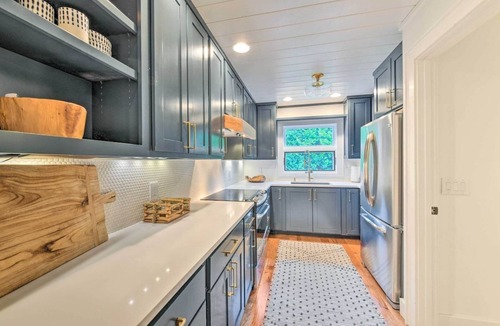 Highlands Cabin | Marvelous Cottage short walk to Heart of Downtown Highlands, NC!