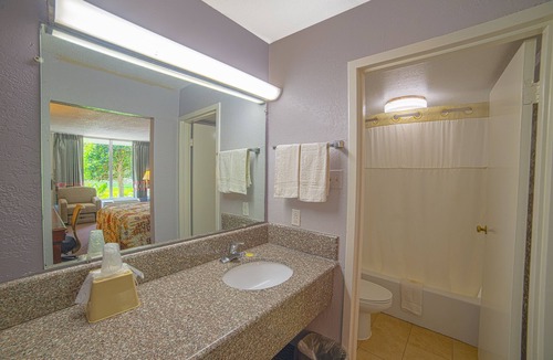 Selma Hotel | Masters Inn Selma/Smithfield I-95 By OYO