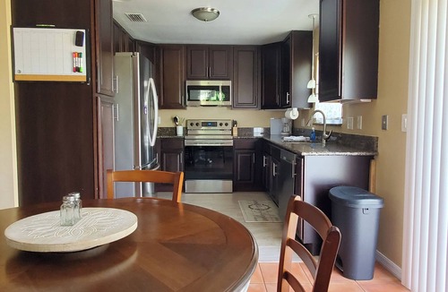 Edgewater Landings Bed & Breakfast | Merritt Island Trent Art House