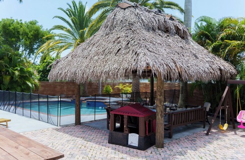 Ludlam House | Miami 5BR Pool Home ● BBQ ● Pool ● Coffee Bar ● Kid-Friendly ● Whirlpool Tub