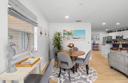 Alhambra House | Milkshake Alley- Remodeled Stylish Villa+Golf Cart