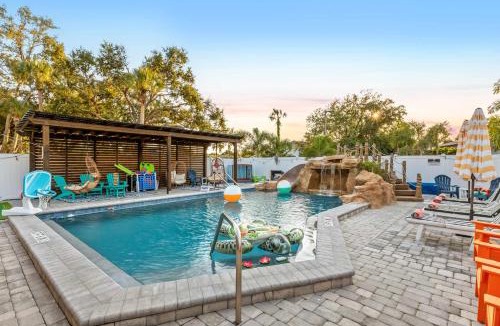 South Bradenton House | Min to IMG - Heated Pool w Slide - Games-Sleeps 5