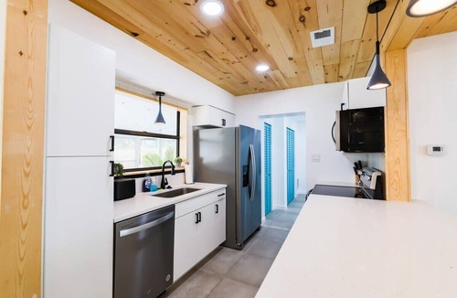 South Pinellas Community Council House | Mini golf course, private pool, Grill, Vacation Dream