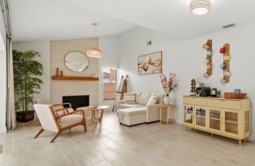 Lake Magdalene House | Mini Resort-Heated Pool-Spa-Game Room-Theater-Golf in Tampa