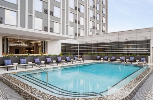 Ludlam Hotel | Minutes away from Downtown Dadeland! With Pool Access and Parking!