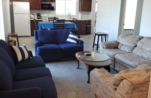 Allandale House | Minutes to beach and speedway. 2BD, 1-1/2Bath with room for trailer parking